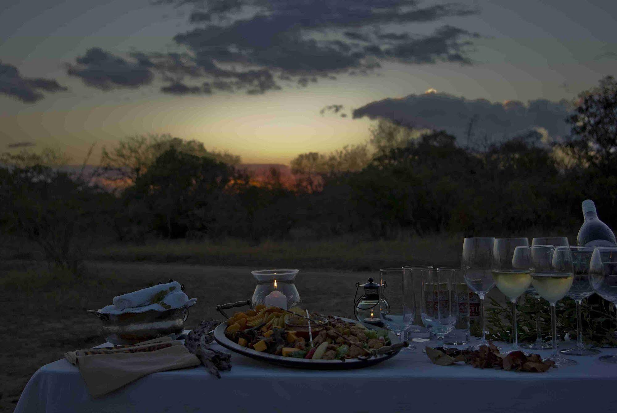 Shumbalala Game Lodge ธอร์นีบุชเกมรีเซิร์ฟ ภายนอก รูปภาพ