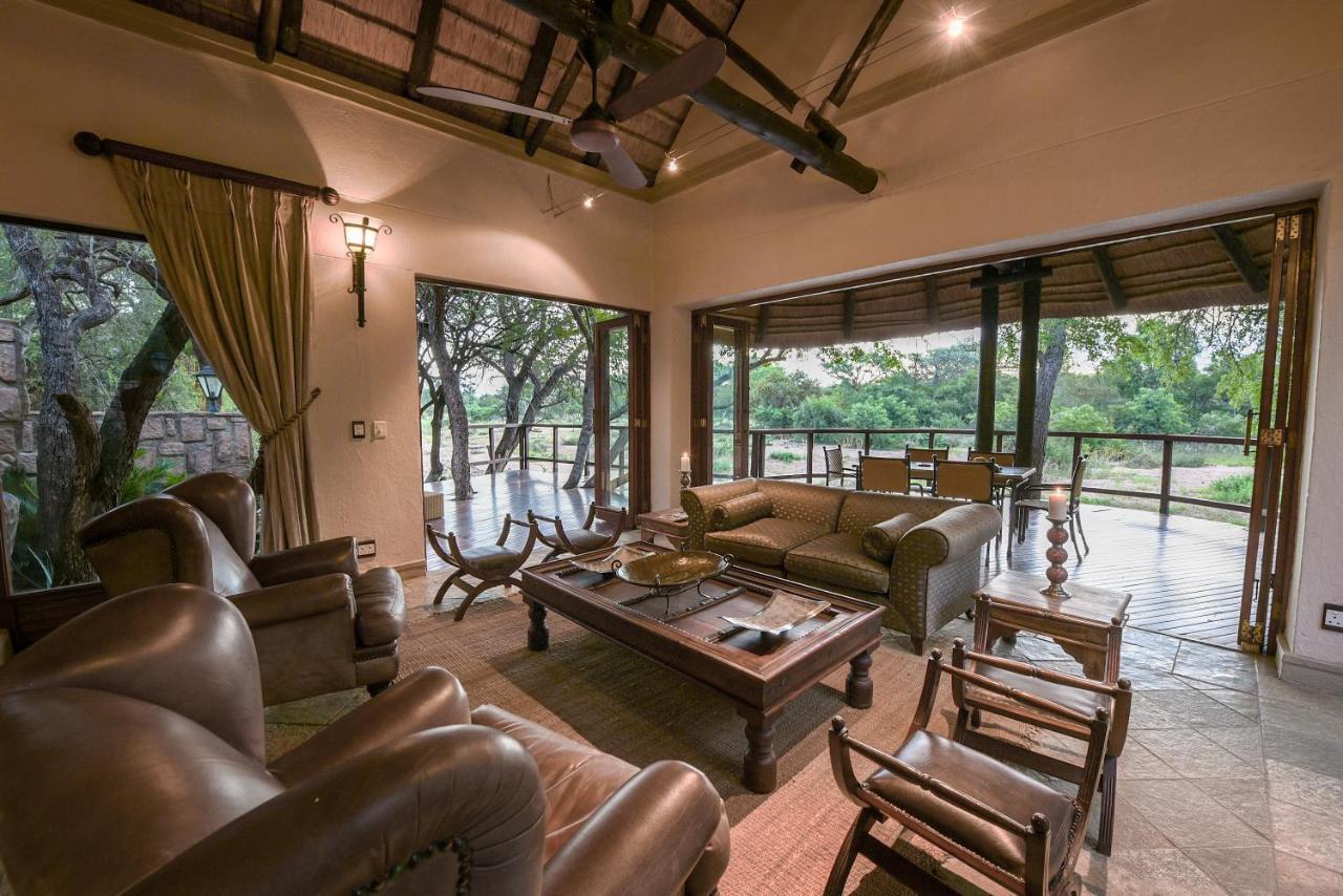 Shumbalala Game Lodge ธอร์นีบุชเกมรีเซิร์ฟ ภายนอก รูปภาพ