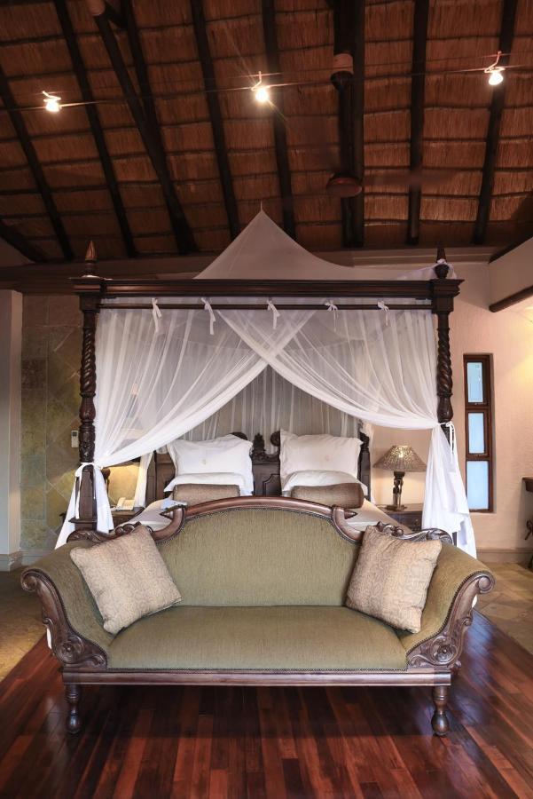 Shumbalala Game Lodge ธอร์นีบุชเกมรีเซิร์ฟ ภายนอก รูปภาพ